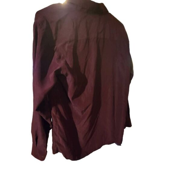 Dockers Maroon Buttondown Mens Shirt. SIze XL - Picture 3 of 3